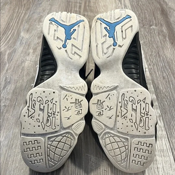 Jordan Retro Black and White High-Tops Size 4.5Y - Picture 5 of 8